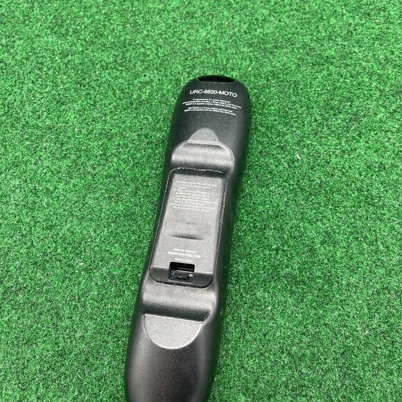 Motorola URC-8820-Moto Black 4 Device LED Back Light Universal COX Remote - Picture 2 of 2